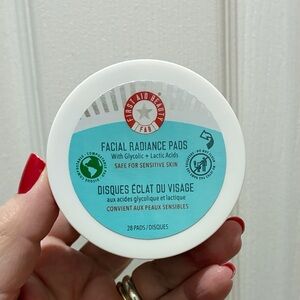 First Aid Beauty Facial Radiance Pads - Aqua Blue